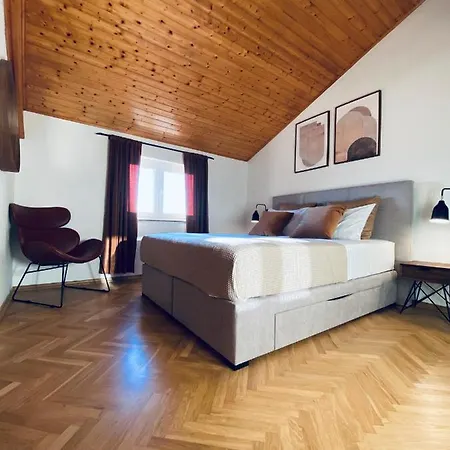 Cirjak Apartment *